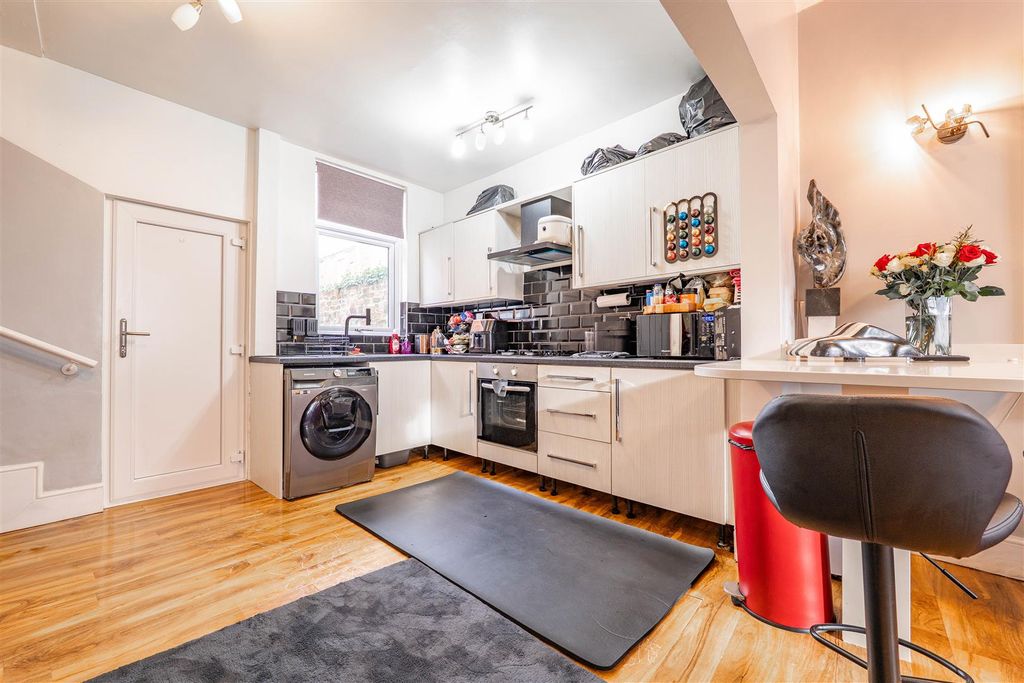 Property photo 3 of 11 Kitchen/Breakfast Room