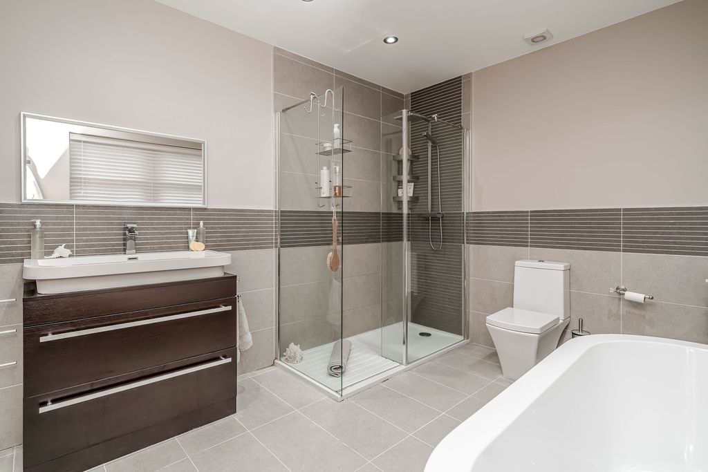 Additional image 19 of 6 bed detached house for saleFarington Lodge Gardens, Farington PR25