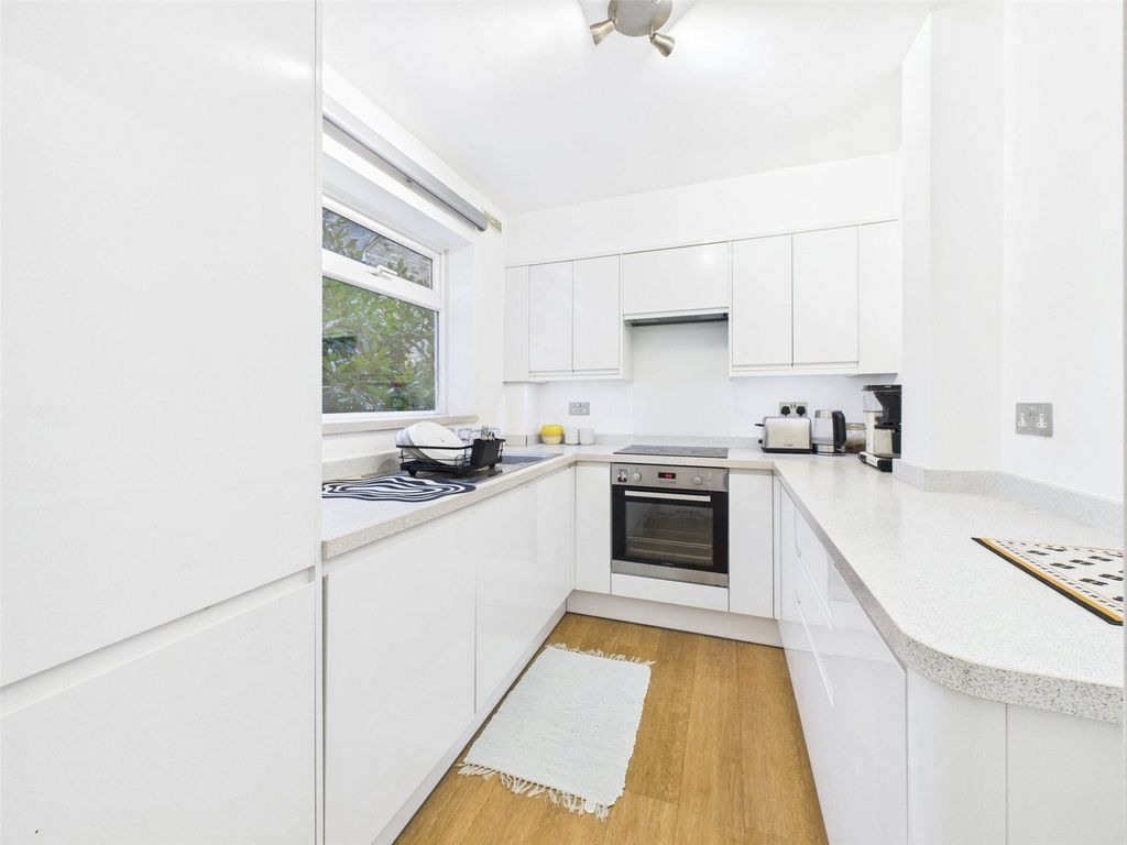 Property photo 3 of 7 Picture No. 14