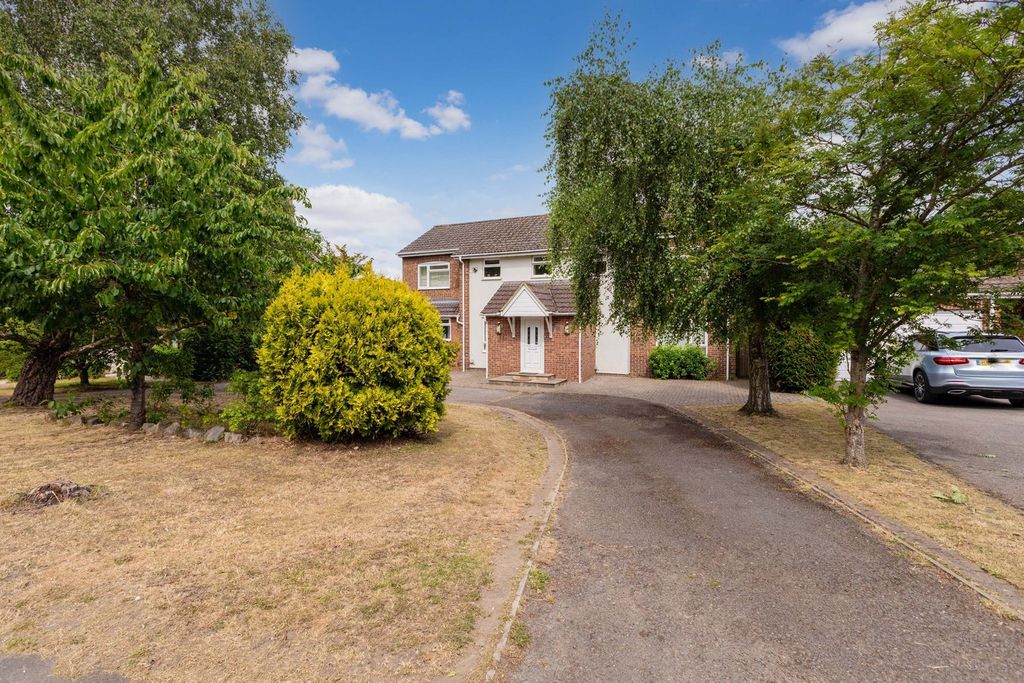 Property photo 1 of 28