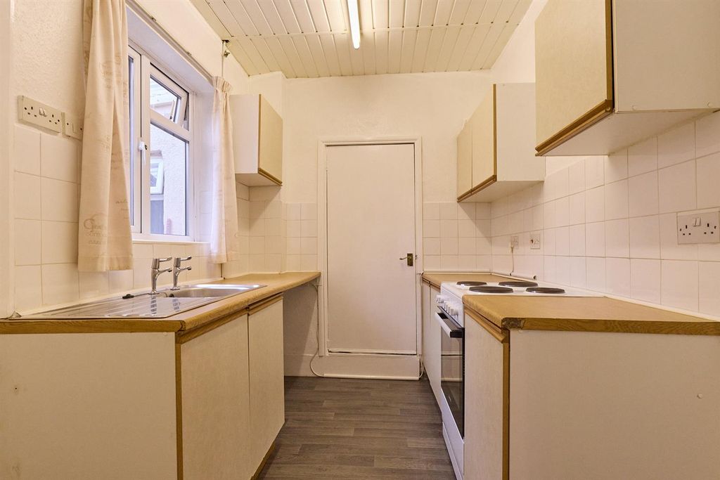 Property photo 3 of 6 Trinity Lane_1.Jpg