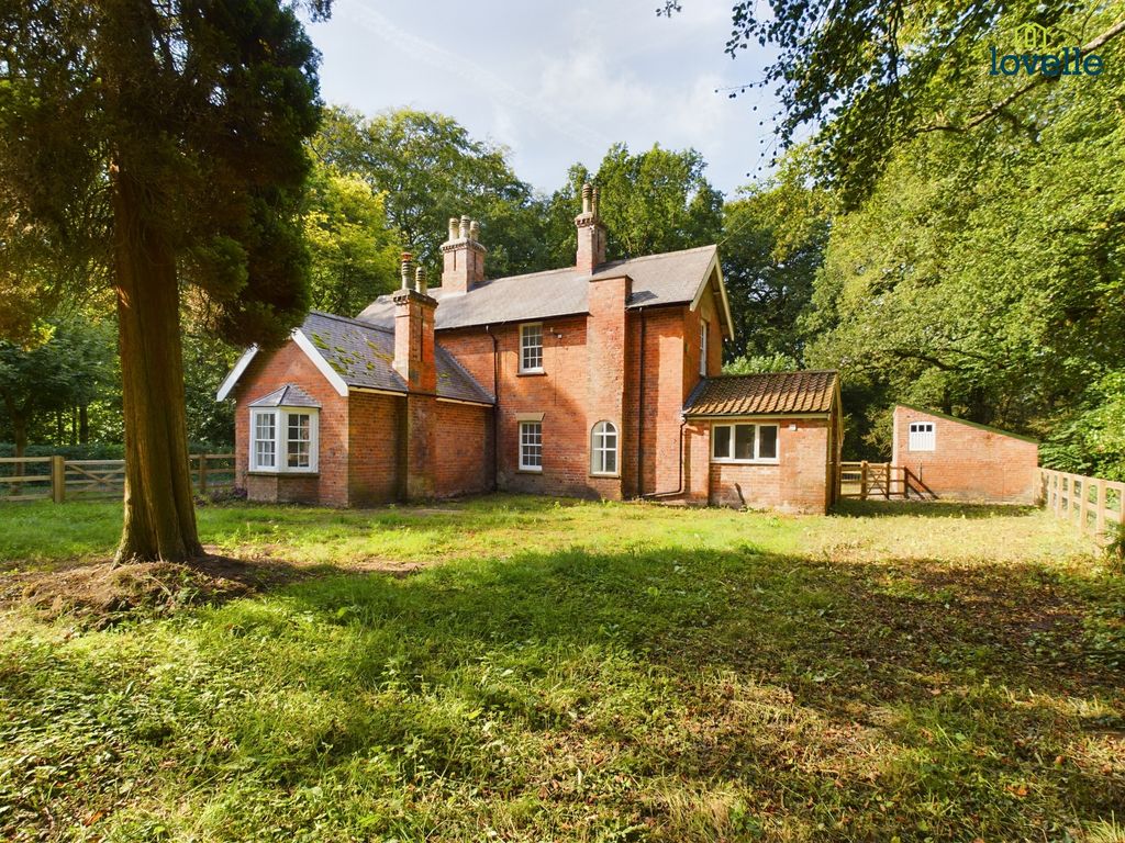 Property photo 2 of 18