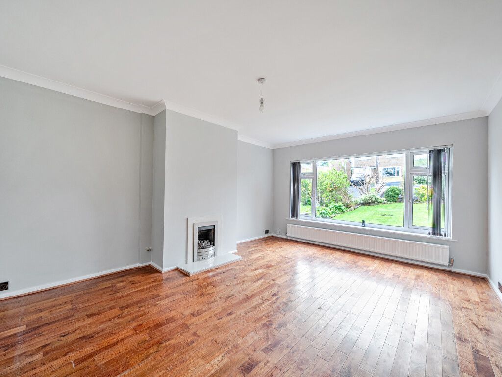 Property photo 2 of 19 1446026-17-69Df4A...