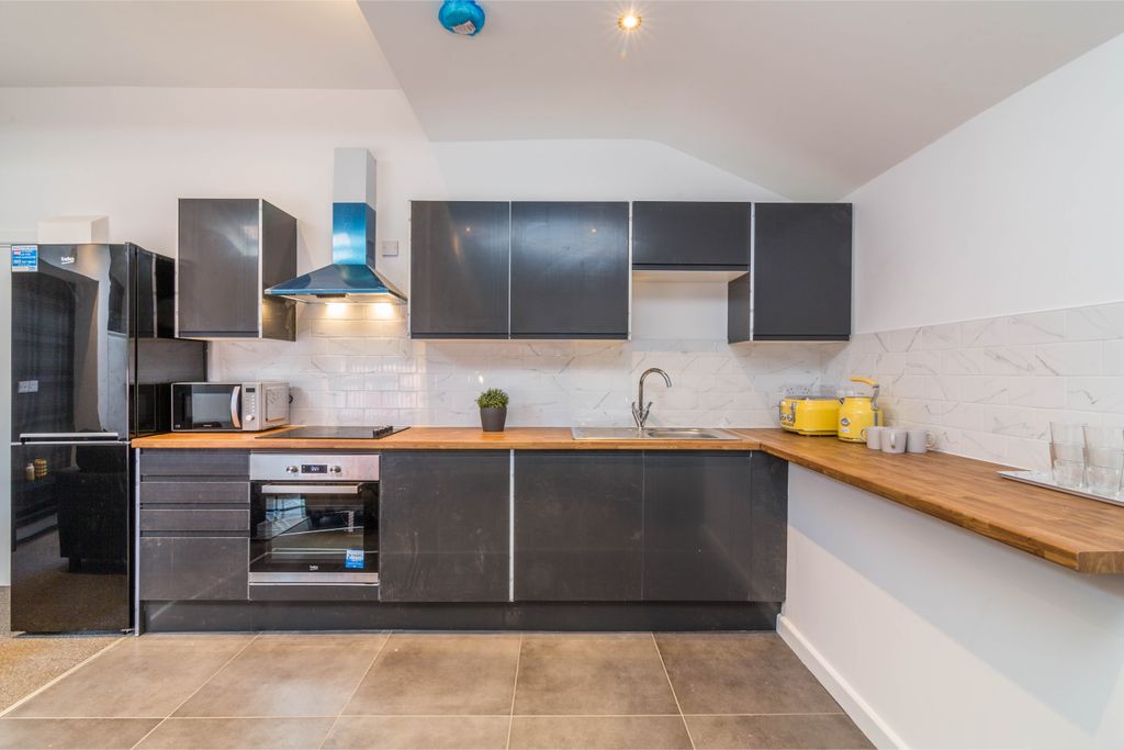 Property photo 3 of 11 Flat 7Themoog-22