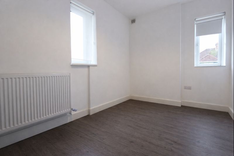 Property photo 3 of 8 Photo 7