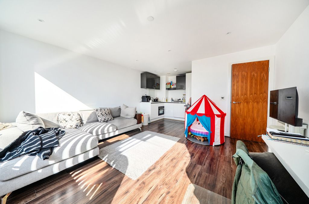 Property photo 2 of 11 2