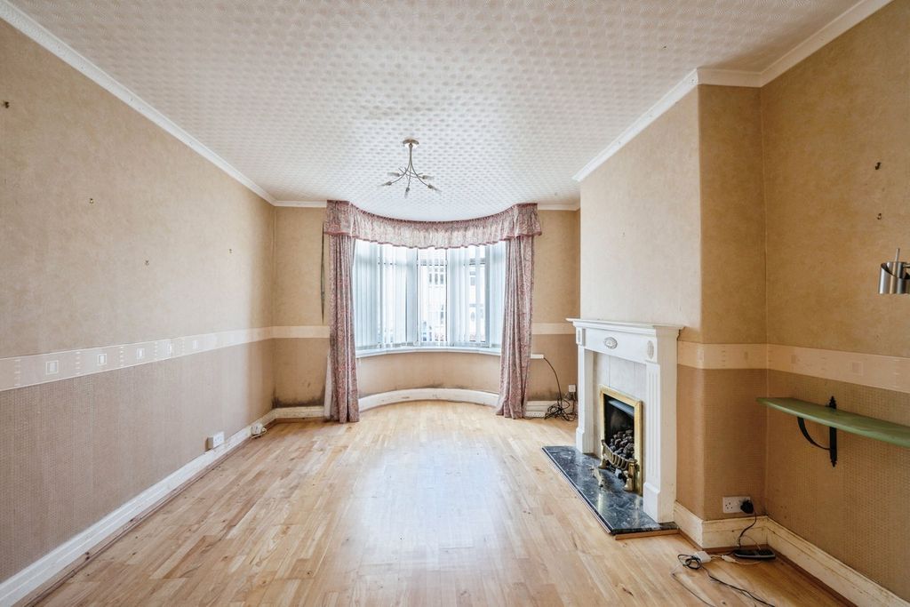 Property photo 3 of 19