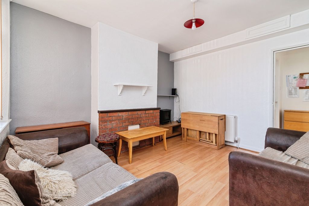Property photo 3 of 15 Pbox-Img.Jpg