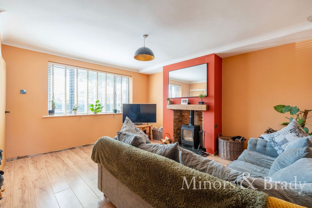 Property photo 3 of 16