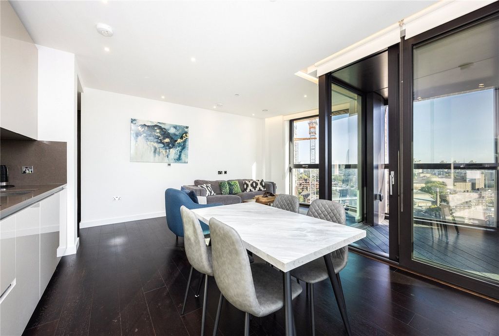 Property photo 3 of 26 Dining