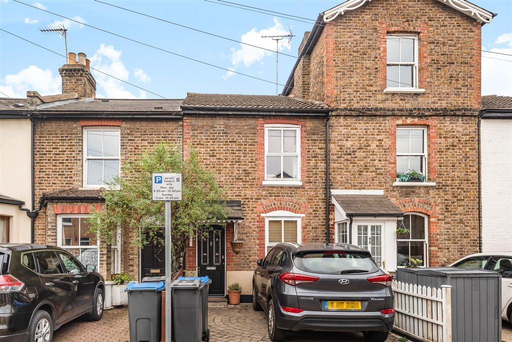 Property photo 1 of 17