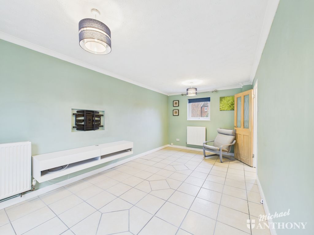 Property photo 3 of 13 Cam02773G0-Pr0398-Still008