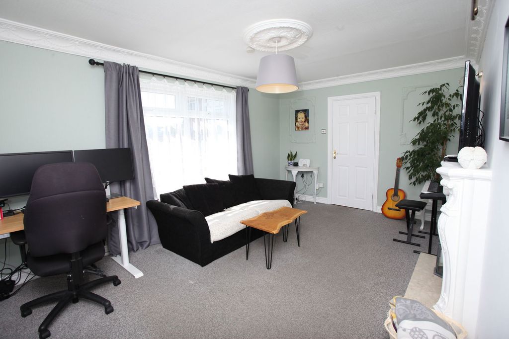 Property photo 3 of 38