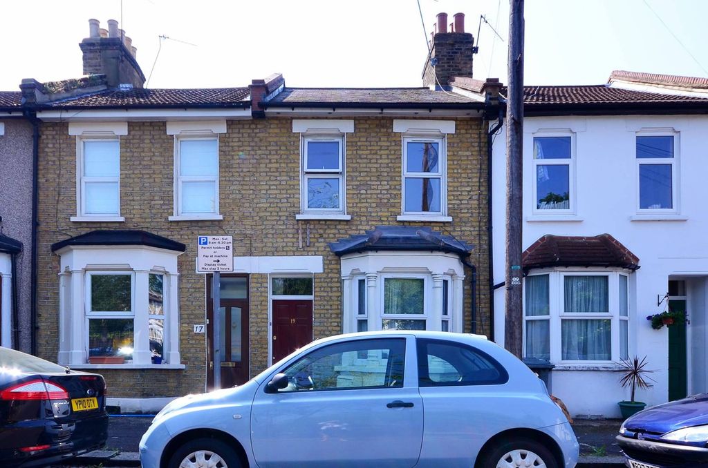 Property photo 3 of 11