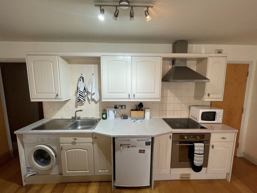 Property photo 3 of 5