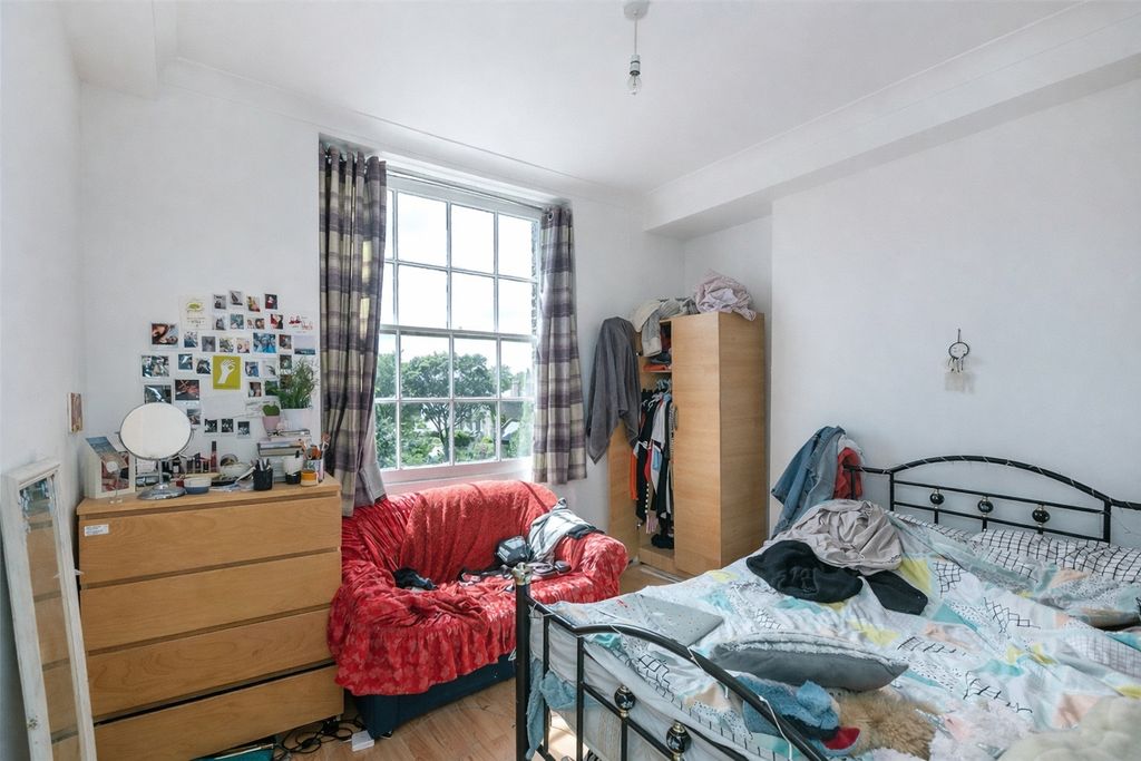 Property photo 3 of 6