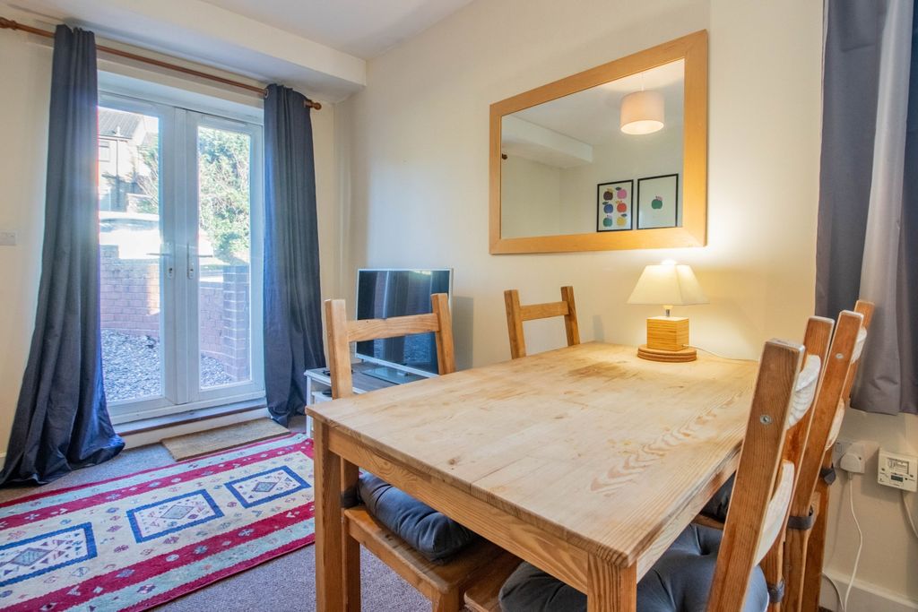 Property photo 3 of 14 E-14