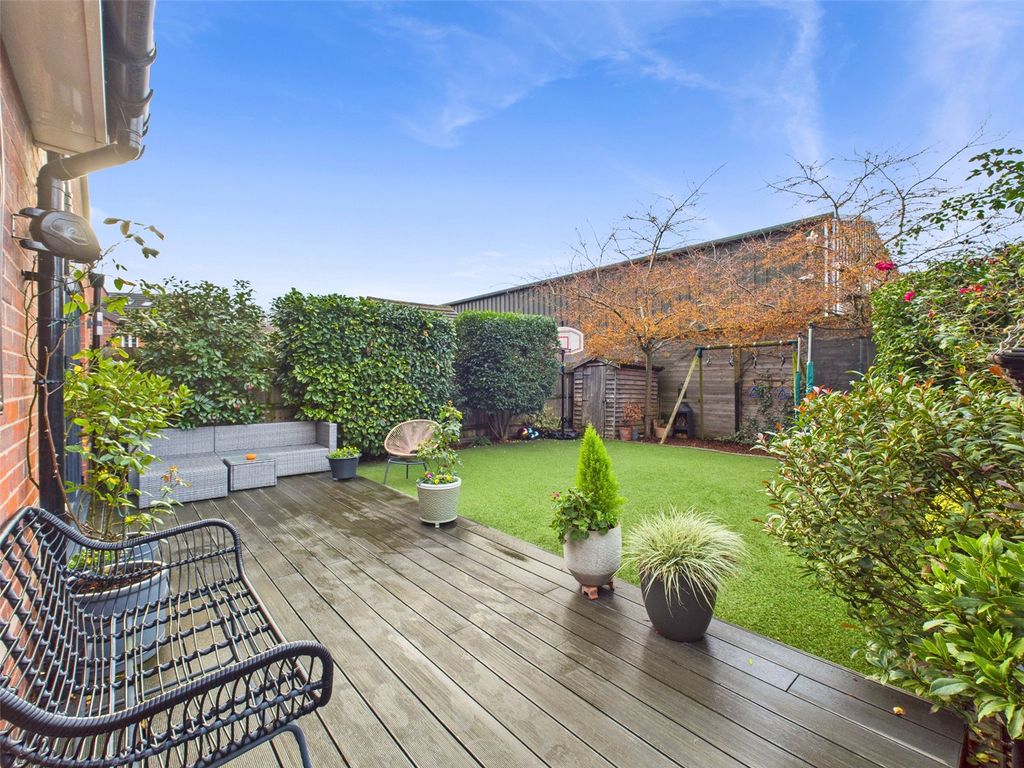 Property photo 2 of 22 Garden