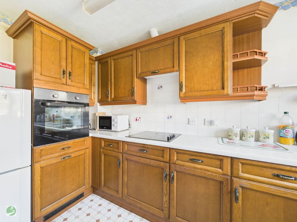 Property photo 3 of 13