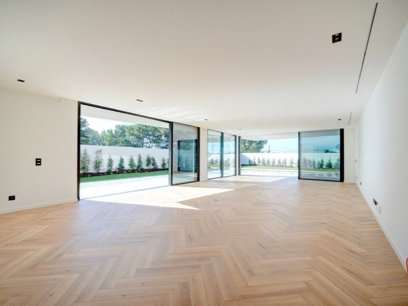 Property photo 3 of 54