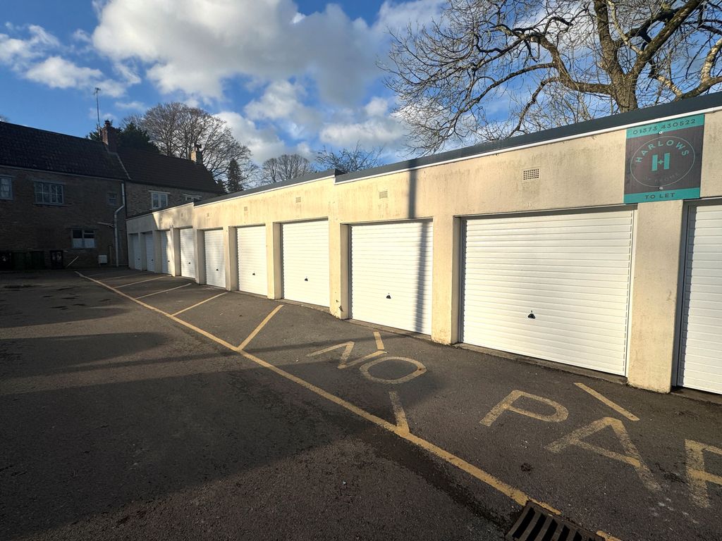 Property photo 1 of 2