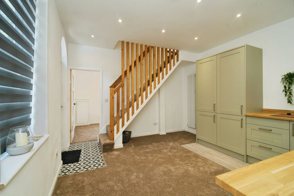 Property photo 2 of 24 Pbox-Img.Jpg