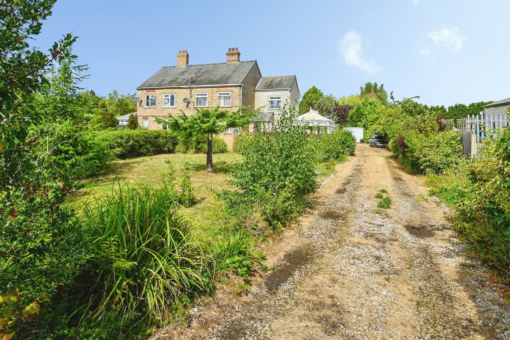 Property photo 1 of 24