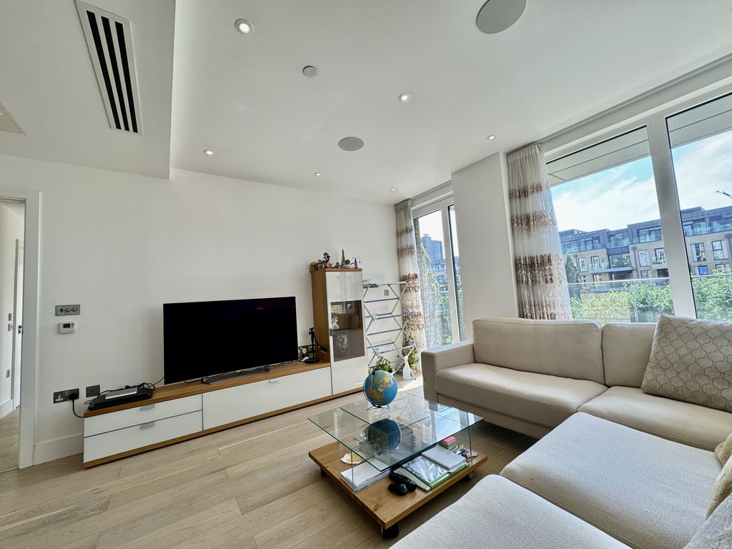 Property photo 3 of 19