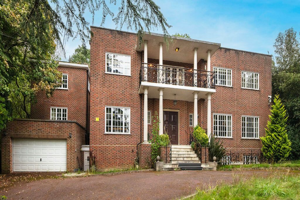 Property photo 2 of 16