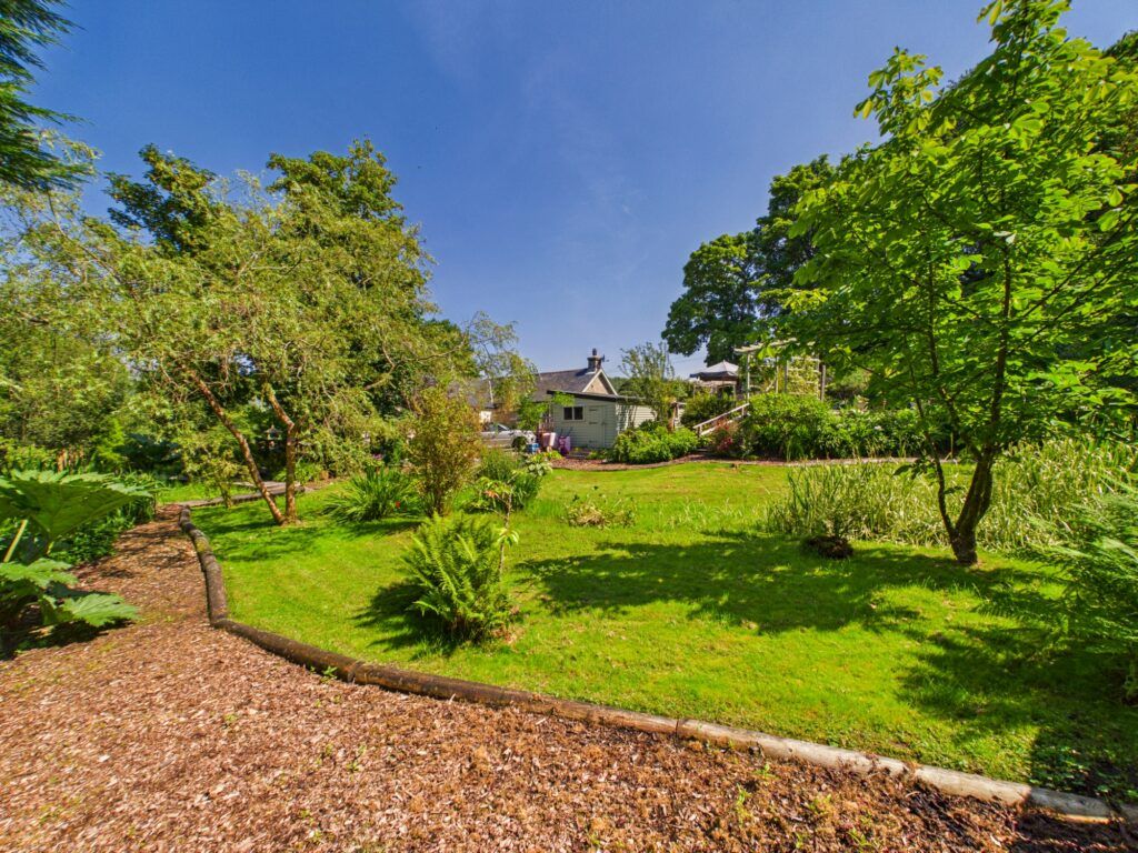 Property photo 2 of 32