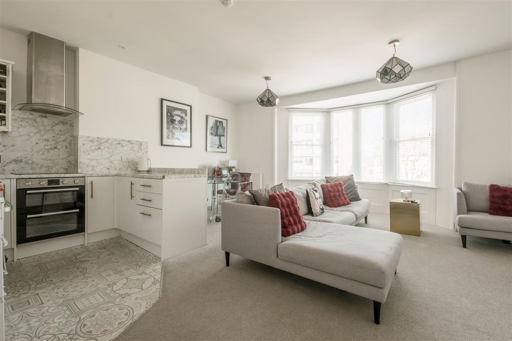 Property photo 2 of 20 Goldstone.Jpg