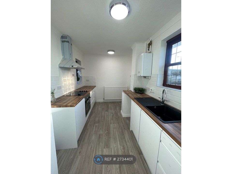 Property photo 1 of 8 Kitchen