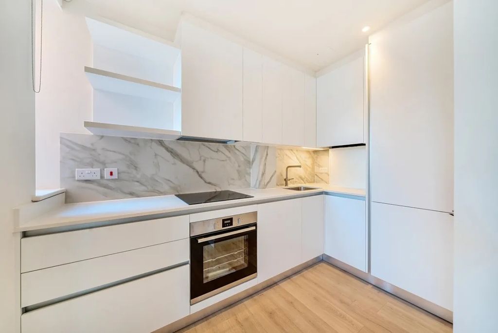 Property photo 1 of 6 3