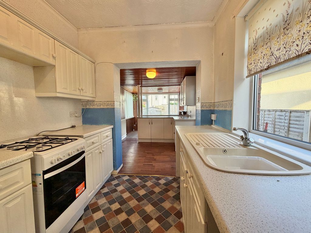 Property photo 2 of 12 Kitchen