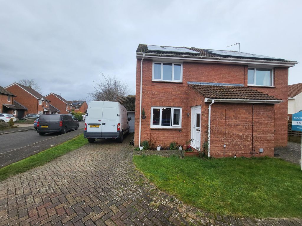 Property photo 1 of 11 Exterior