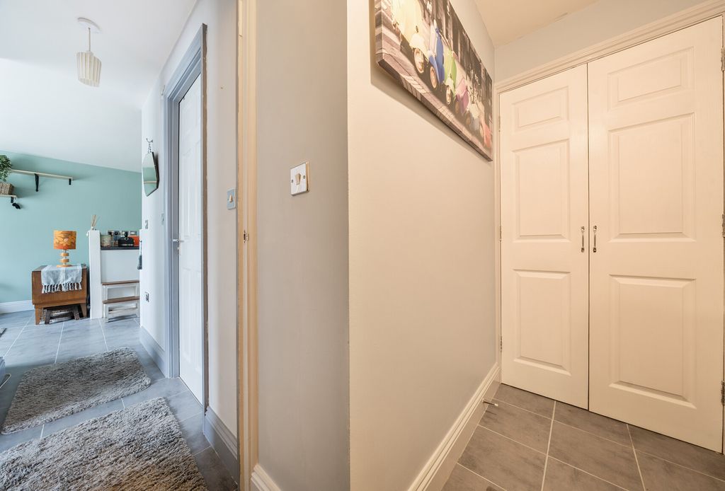 Property photo 2 of 9 1333135-5-688c805...