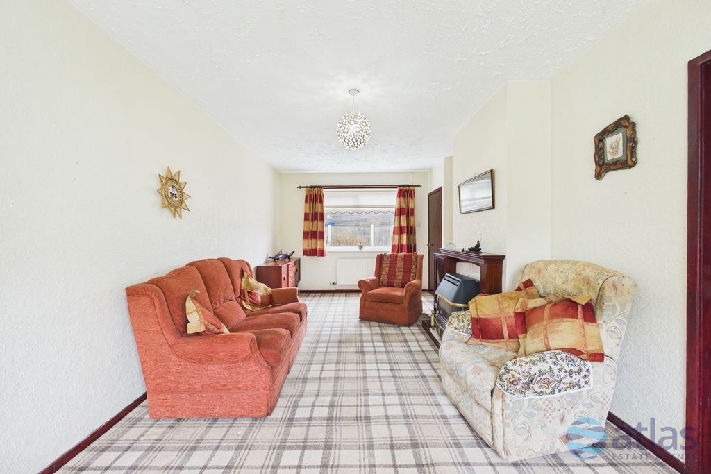 Property photo 3 of 22 Living Room