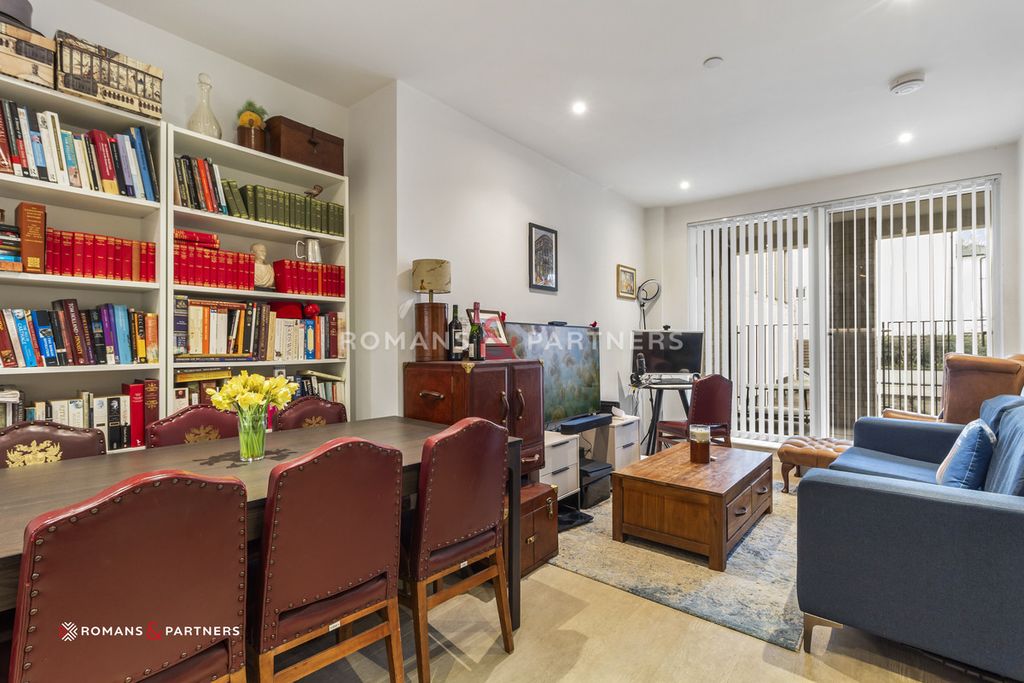 Property photo 3 of 12