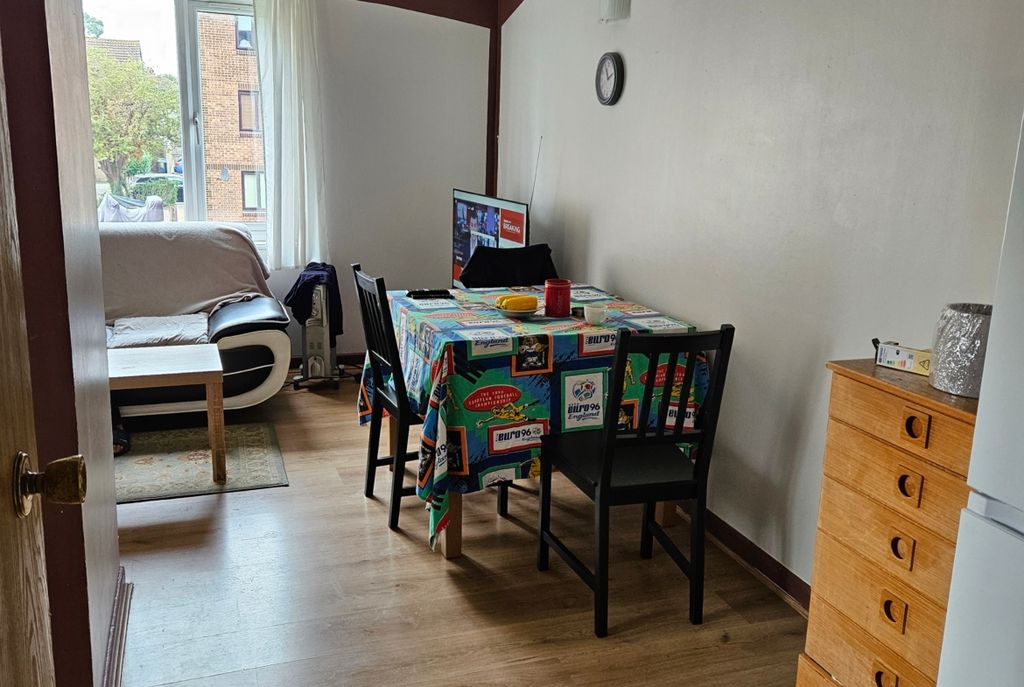 Property photo 3 of 5