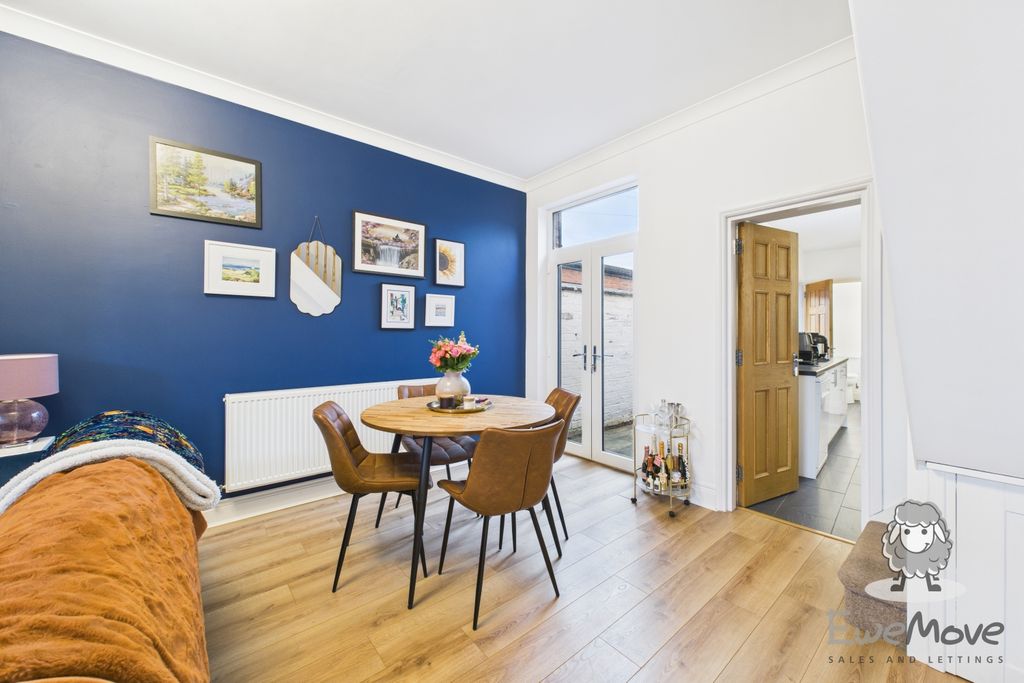 Property photo 3 of 11 3