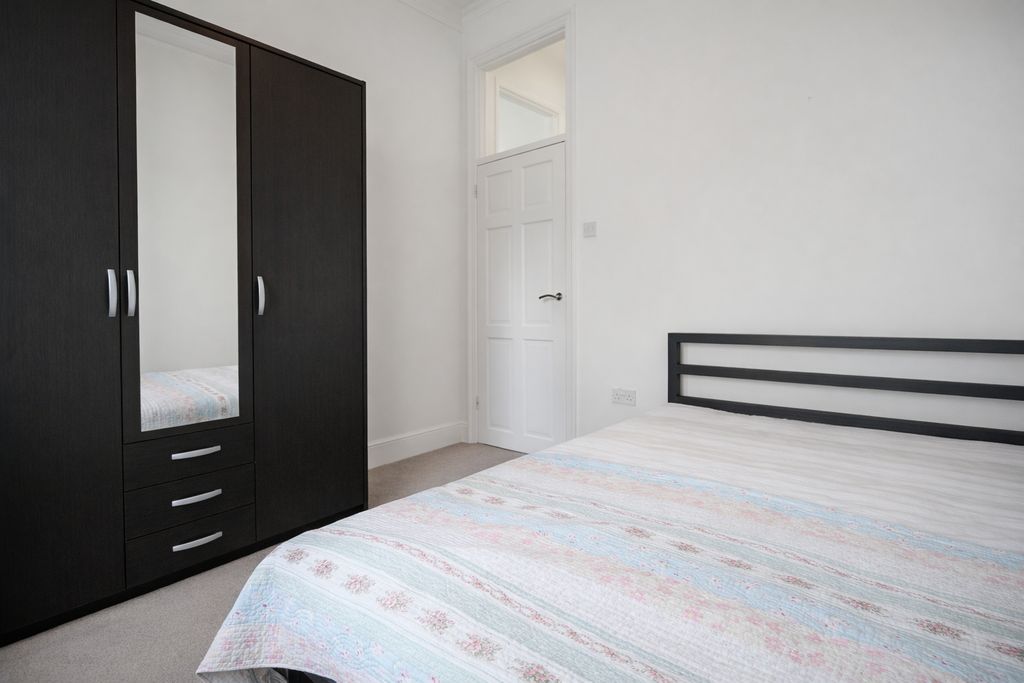 Property photo 3 of 7 Photo 1