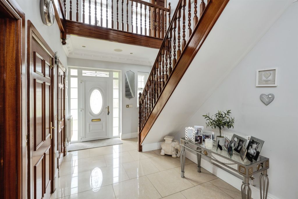 Additional image 9 of 5 bed detached house for saleCwrt Ty Gwyn, Llangennech, Llanelli SA14