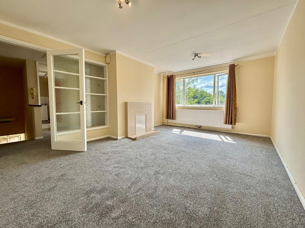 Property photo 3 of 6