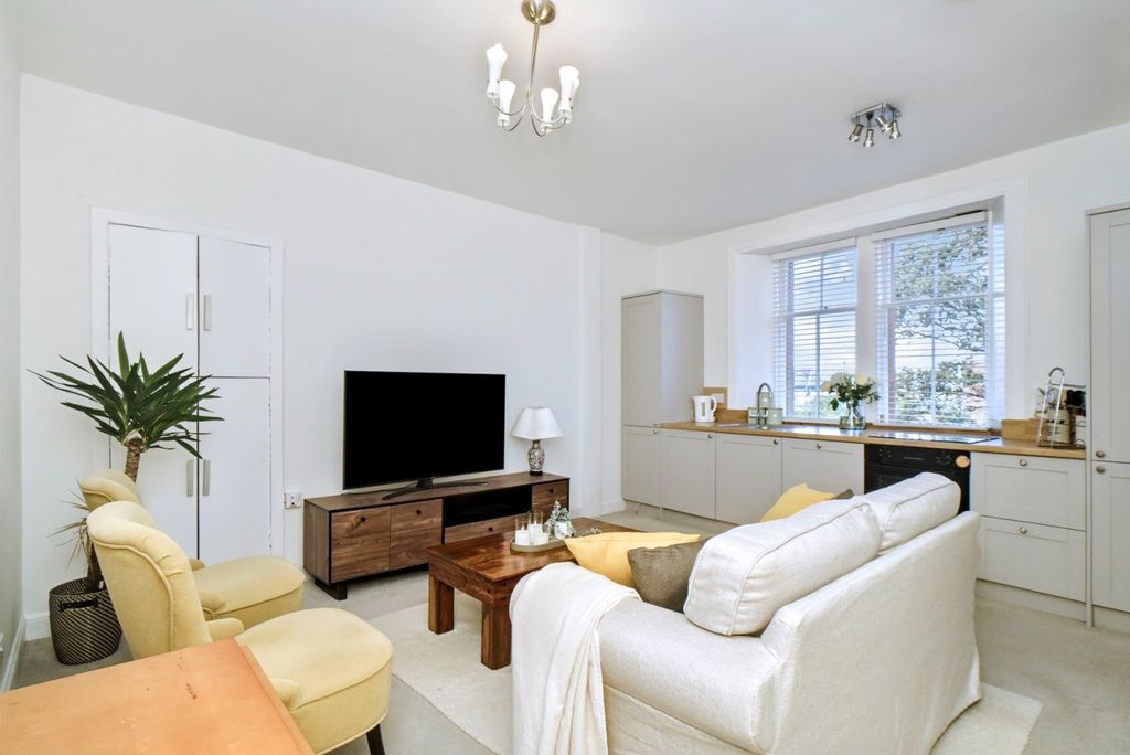 Property photo 3 of 17 4476186