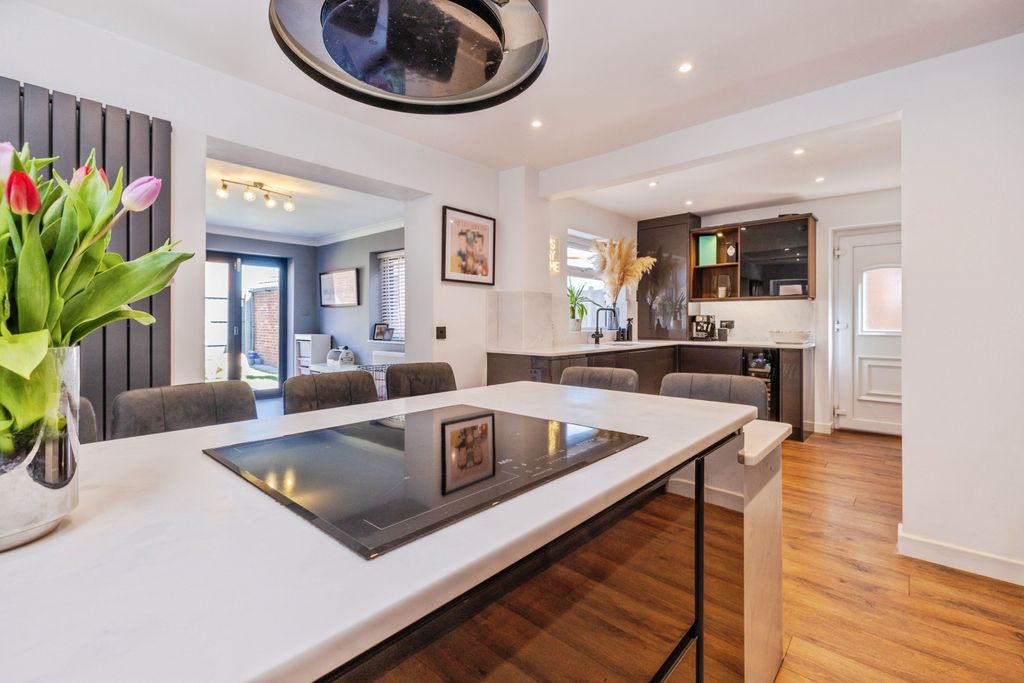 Property photo 2 of 19 Kitchen Diner