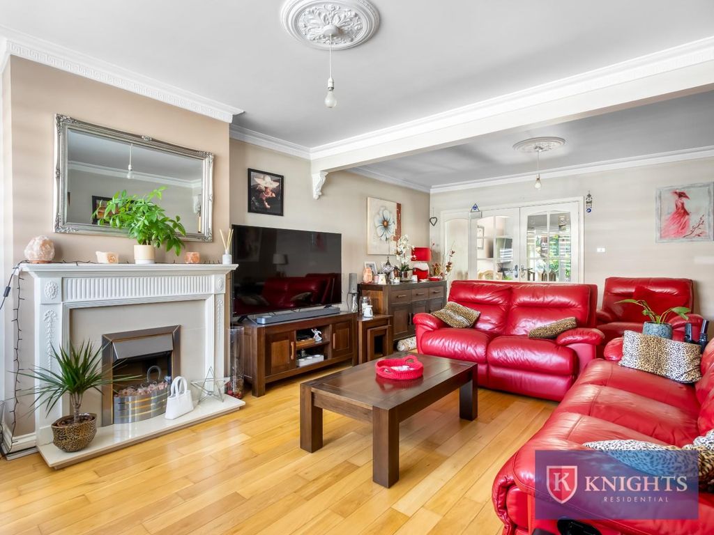Property photo 2 of 23