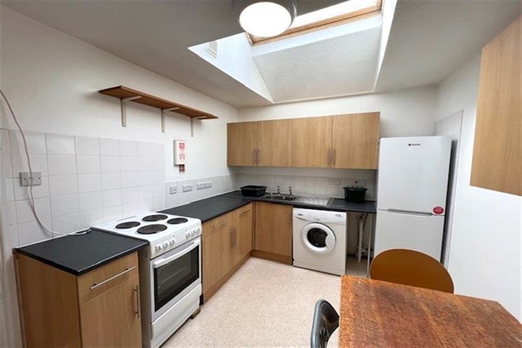 Property photo 1 of 7 (Main)