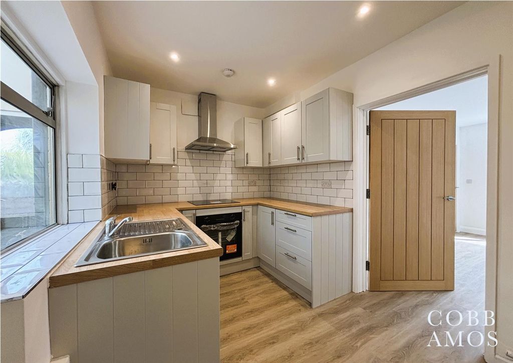 Property photo 3 of 11 2 Kitchen.Jpg