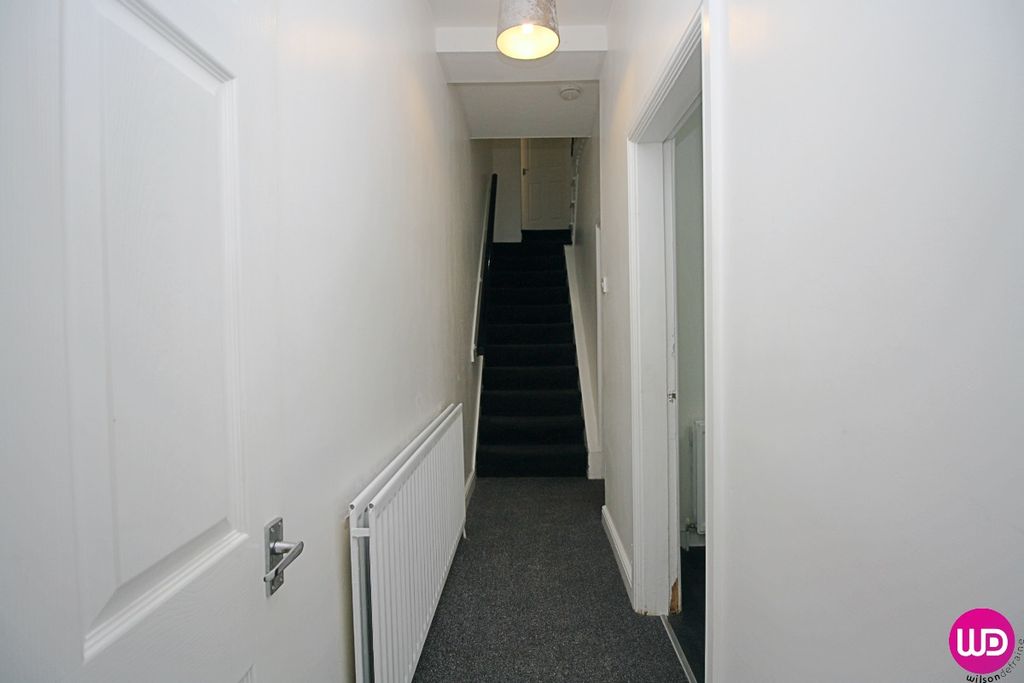 Property photo 2 of 25