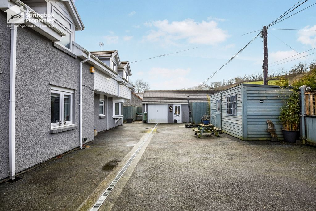 Property photo 2 of 32 Image 1